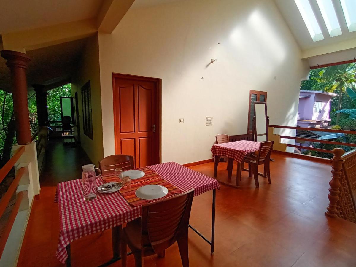 Ivory Coaste Hotel Kannur Bagian luar foto