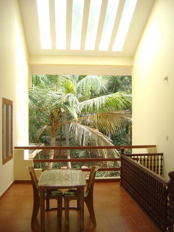 Ivory Coaste Hotel Kannur Bagian luar foto