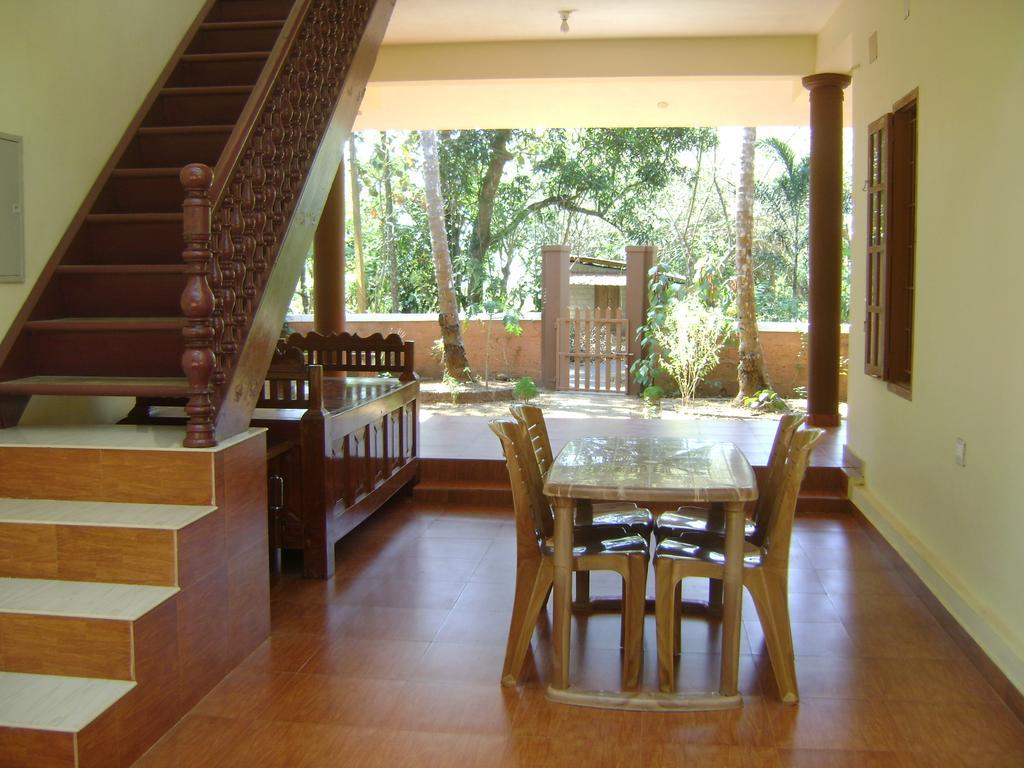 Ivory Coaste Hotel Kannur Bagian luar foto