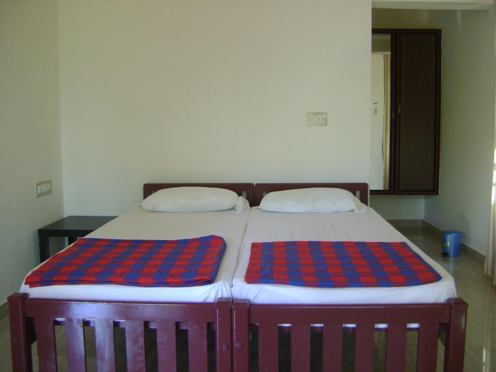 Ivory Coaste Hotel Kannur Bagian luar foto