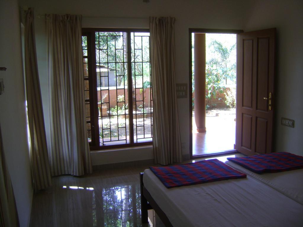 Ivory Coaste Hotel Kannur Bagian luar foto